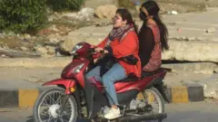 خواتین