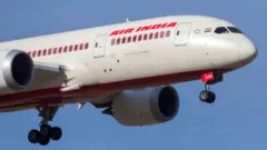 ஆமதாபாத் விபத்து, மேடே அழைப்பு, ஏர் இந்தியா, குஜராத்

