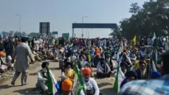 পাঞ্জাব-হরিয়ানার মাঝে শাম্ভু সীমান্ত-সহ, টিকরি, সিঙ্ঘু সীমানা বারে বারে উত্তপ্ত হয়ে উঠেছে।