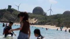 此次公投案由台灣民眾黨提出，該黨主張 在「核三廠」除役後，台灣每年發電成本將暴增。但此案也受到多方反對，理由包括地震風險與核廢料處置等。