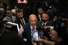 ABD'nin Türkiye Büyükelçisi ve Suriye Özel Temsilcisi Thomas J. Barrack, 17 Nisan 2026 tarihinde Antalya Diplomasi Forumu kapsamında açıklamalarda bulunuyor.