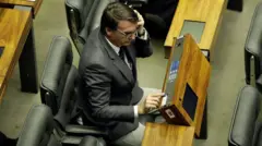 Bolsonaro em sessão na Câmara dos Deputados em 2017