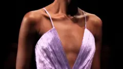 Foto of woman dey skinny