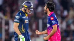 ગુજરાત ટાઇટન્સ રાજસ્થાન રૉયલ્સના રવિ બિશ્નોઈએ જબરદસ્ત બૉલિંગ પ્રદર્શન કરીને ગુજરાત ટાઇટન્સના ટોચના બૅટ્સમૅનોને આઉટ કર્યા હતા 