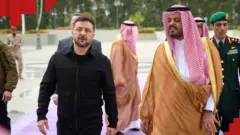 Чому саме Київ стає новою точкою опори для регіону, який сам відчув війну? І як український досвід починає перекроювати карту світових союзів?