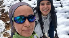 طاهره حاصلی و دخترش آرزو