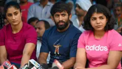 వినేశ్ ఫోగాట్, బజ్‌రంగ్ పునియా, సాక్షి మలిక్