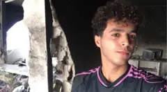 أحد الطلاب الحاصلين على منحة دراسية