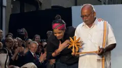 லண்டன் ஃபேஷன் ஷோ, பவானி ஜமுக்காளம், சக்திவேல் பெரியசாமி, வினோ சுப்ரஜா