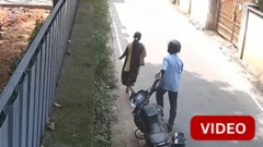 சங்கிலி பறிப்பில் இருந்து சாமர்த்தியமாகத் தப்பிய பெண்
