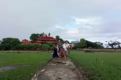 တိုက်ပွဲကြောင့် ဒေသခံတွေ ထွက်ပြေးတိမ်းရှောင်နေရ