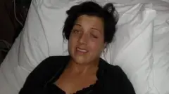 لین ساترلند بر تخت بیمارستان٬ دختری اهل اسکاتلند در اوان ۲۱ سالگی دچار میگرن مزمن بود. همان زمان بود که یکی از جراحان برجسته اسکاتلند به او گفت می‌تواند با عمل جراحی به درمان این اختلال کمک کند