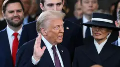 Donald Trump a lokacin da yake shan rantsuwar kama aiki a matsayin shugaban Amurka na 47