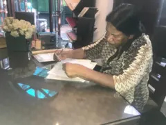 'මම ලියන හැටි' : කැත්ලීන් ජයවර්ධන