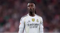 Ɗanwasan tsakiya na Real Madrid da Faransa Eduardo Camavinga