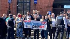 حمله با چاقو به دو مرد یهودی در لندن؛ پلیس این حادثه را «تروریستی» خوانده است