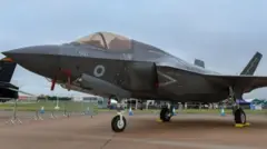 F-35B போர் விமானம், பொறியாளர்கள் 