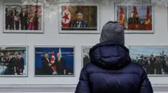 किम जोंग उन की तस्वीरें.