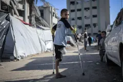 بات 21 ألف طفل على الأقل في غزة يعانون من إعاقات منذ اندلاع الحرب بين إسرائيل وحماس وفقا للأمم المتحدة.