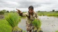 મહિલા