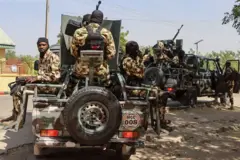 Ọtụtụ ndịagha Naịjirịa ji ngwa agha ma nọrọ n'ụgbọala ndịagha