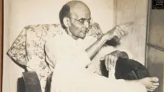 विनायक दामोदर सावरकर (फाईल फोटो) 