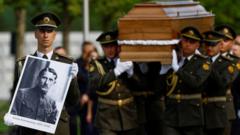 В Украине перезахоронили останки полковника армии УНР Евгения Коновальца, который был убит НКВД. Кем он был и как погиб