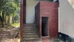 চোখের সামনেই লুকানো ছিলো এসব বন্দিশালা