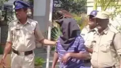 கொலையாளி கிஷ்டப்பாவை அழைத்து செல்லும் காவல்துறையினர் 