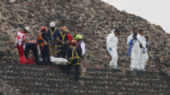 "Disparaba desde arriba en la pirámide y tenía rehenes": los relatos de testigos del tiroteo en Teotihuacán en el que murió una mujer y otras 13 personas resultaron heridas