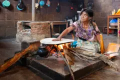 મહિલા, સોલાર કૂકર, આદિવાસી સમાજમાં ફેરફાર, મેક્સિકો, પુનઃપ્રાપ્ય ઊર્જા, બીબીસી ગુજરાતી