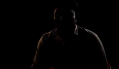 காவல்துறையால் அடித்துக் கொல்லப்பட்ட கணவர்: 27 ஆண்டுகளாக நீதிக்குப் போராடும் தாயும் மகனும்