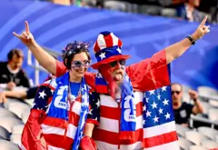 Torcedores dos Estados Unidos no Estádio de Los Angeles
