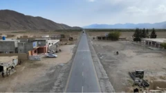 رپوټونو کې ویل شوي، وسله والو بیا بیا د کوټې او کراچۍ ښارونو تر منځ د غځېدلې لویې لارې په اوږدو کې کمین نیولی.