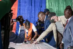Perezida Touadera yokwitoreza ikiringo ca gatatu, ritowe