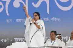 পূর্ব মেদিনীপুরের ভূপতিনগরে এনআইএ-এর আধিকারিকদের উপর হামলার ঘটনায় ওই সংস্থাকেই কাঠগড়ায় তুলেছেন মুখ্যমন্ত্রী। 