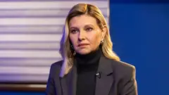 Umutambukanyi w'umukuru w'igihugu ca Ukraine yavuganye na BBC mu gihe ukutumvikana hagati y'abanyaporitike ba Amerika kwatumye imfashanyo ihagarara