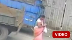 சாலையில் நின்று கொண்டிருந்த பெண் மீது மோதிய டிராக்டர்