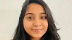 کاندولا، دانشجوی کارشناسی ارشد در دانشگاه نورث ایسترن سیاتل، روز ۲۳ ژانویه هنگام عبور از خیابان در برخورد یک خودرو پلیس کشته شد