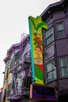Mural con la cara de Carmen Miranda