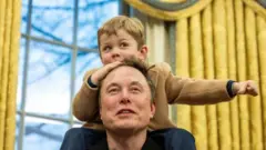 ट्रम्प प्रशासनात सहभागी होण्याआधीही इलॉन मस्क हे अनेक प्रसंगी मुलांसोबत दिसले आहेत.
