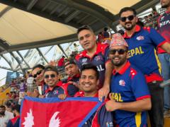 संसारभरिबाट मुम्बई आएका नेपाली समर्थकको गर्विलो क्षणदेखि साझा गीतको खोजीसम्म