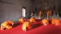 Tổ chức Phật giáo Thái Lan đã phải đối mặt với sự giám sát kỹ càng vì các nhà sư có những hành vi sai trái