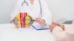 सध्या, जगातील प्रत्येक 20 पैकी एक महिलेला तिच्या आयुष्यात ब्रेस्ट कॅन्सर होऊ शकतो, असं आंतरराष्ट्रीय कर्करोग संशोधन संस्थेने (आयएआरसी) म्हटलं आहे.