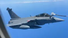 Ukraine ivuga ko mu ntwaro ubu yifuza harimo n'indege z'intambara za Rafales zikorwa n'Ubufaransa 