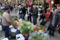 İran: “Mağazalarda hər şey var, amma almağa pul yoxdur”