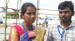 బీబీసీతో మాట్లాడుతున్న బర్రెలక్క