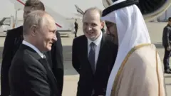 Vladimir Putin yakiriwe n'umushikiranganji w'imigenderanire wa UAE 