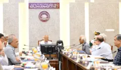 উপদেষ্টা পরিষদের এক বৈঠকের ছবি