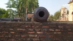 लखनऊ रेज़ीडेंसी में लगी अंग्रेज़ों की तोप